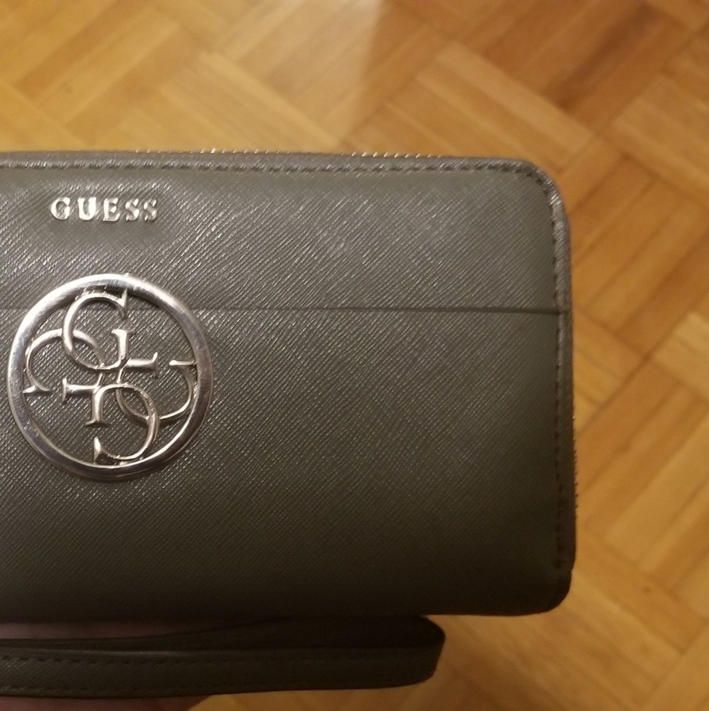 GUESS Kamryn Zip Around Wallet - Picture 2 of 6